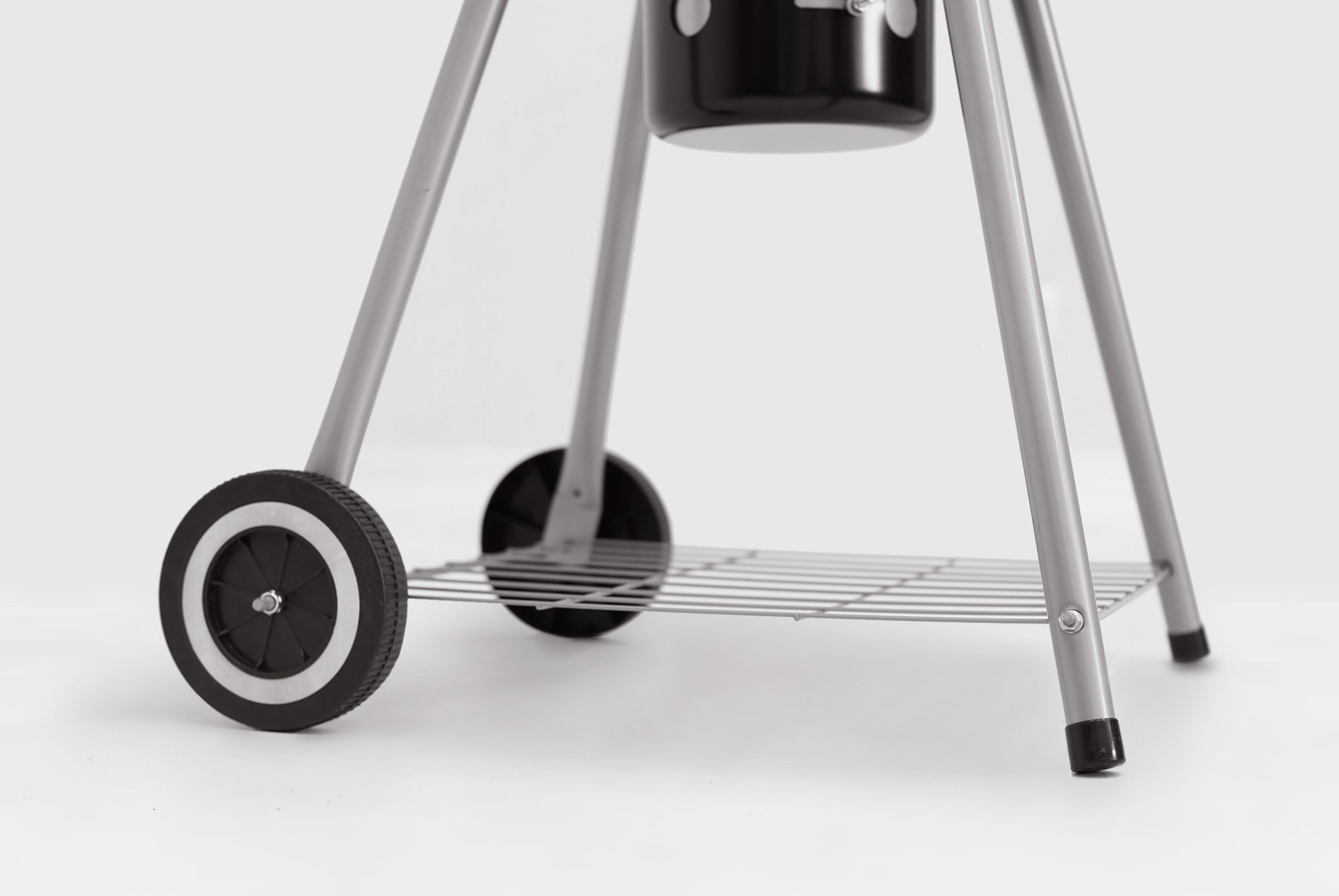 Круглый угольный гриль 22 дюйма (57 см) BISON