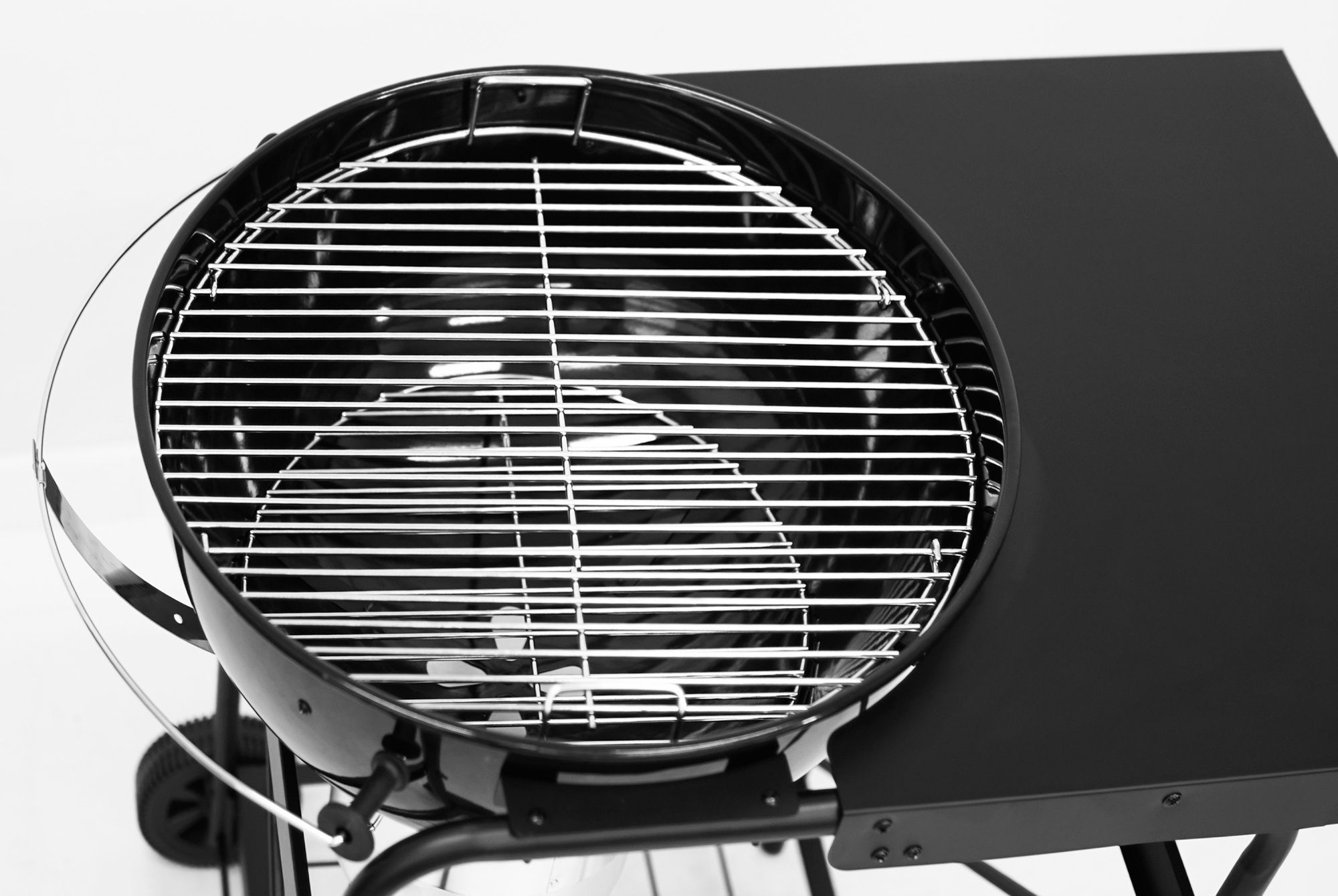 Круглый угольный гриль 22 дюйма (57 см) TEMPER PREMIUM