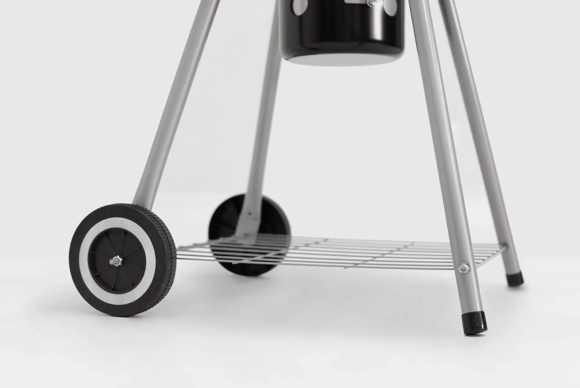 Круглый угольный гриль 22 дюйма (57 см) BISON