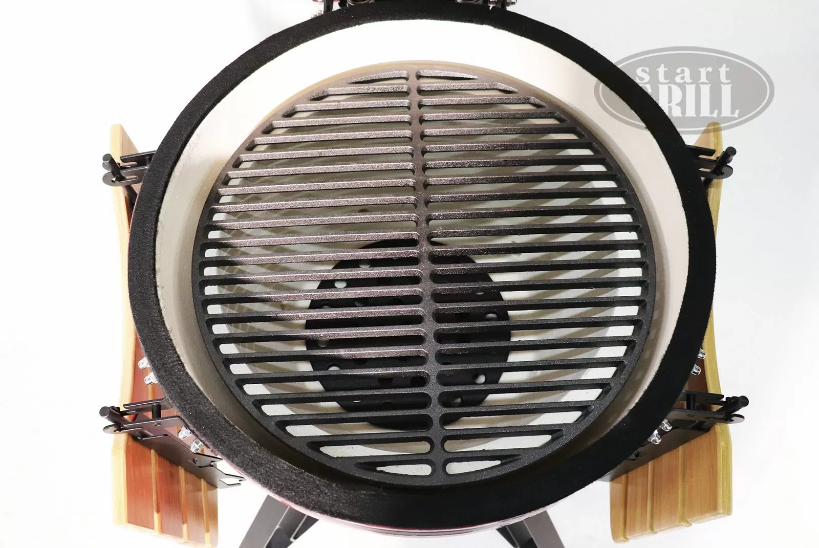 Чугунная решетка, диаметр 470 мм