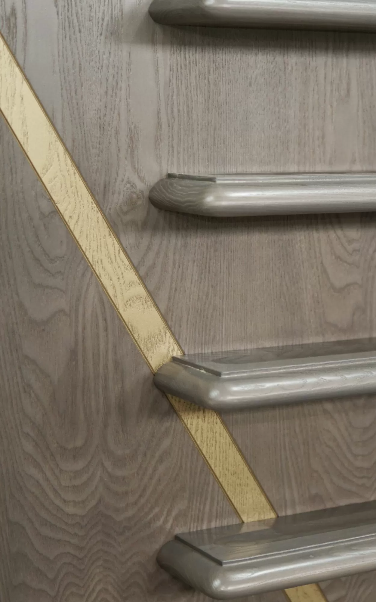 Киевница "Techno" ясень, мдф, шпон 6